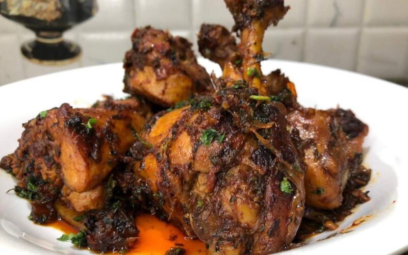 Peshawri Chicken recipe: আজ মায়েদের হলিডে, রান্নাঘর উঠুক ভরে পেশোয়ারির সুগন্ধে...